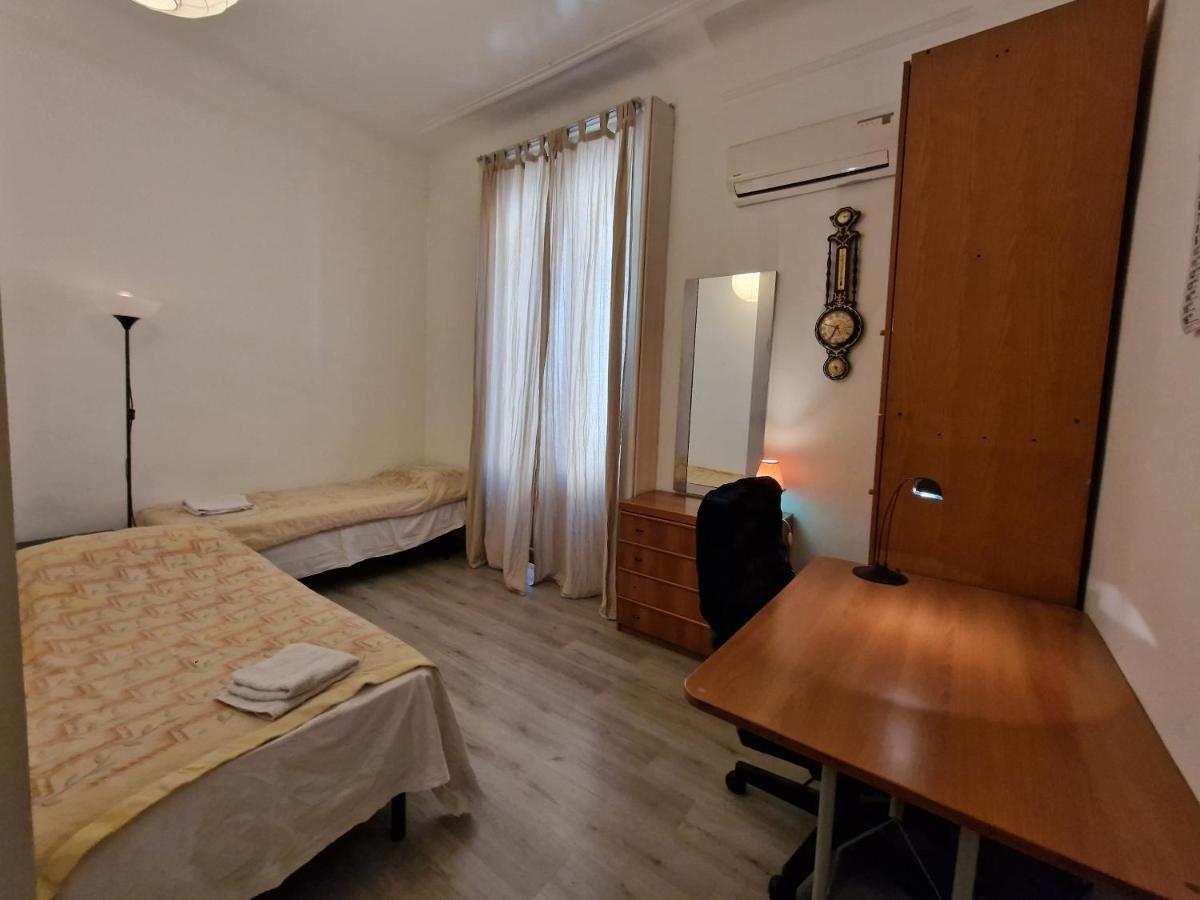 Private Room In A Quiet Apartment In The City Center Mailand Exterior foto